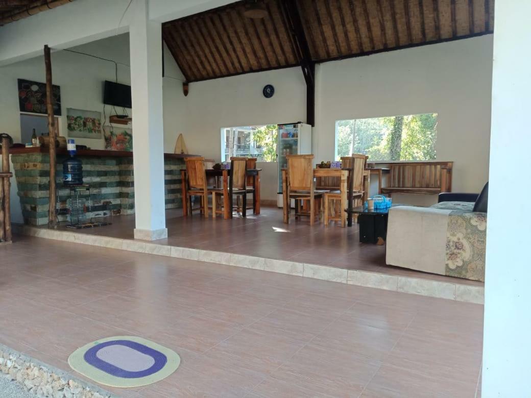 Отель The Hamlet Kuta  Экстерьер фото